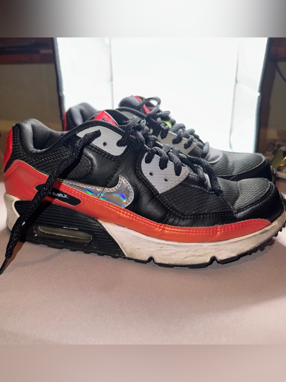 Nike Air Max Black and Red Crimst Sneakers Size 7 Women’s 8.5 see tags pre-owned